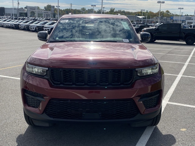 new 2025 Jeep Grand Cherokee car, priced at $40,292