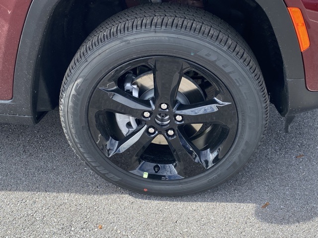 new 2025 Jeep Grand Cherokee car, priced at $40,292