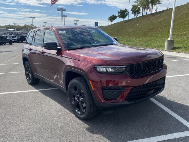 new 2025 Jeep Grand Cherokee car, priced at $40,292