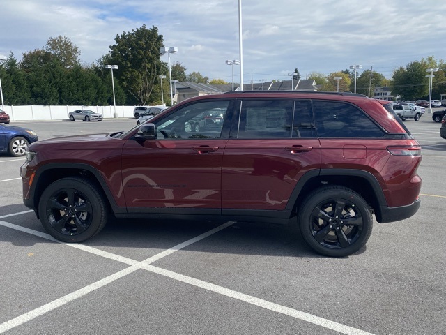 new 2025 Jeep Grand Cherokee car, priced at $40,292