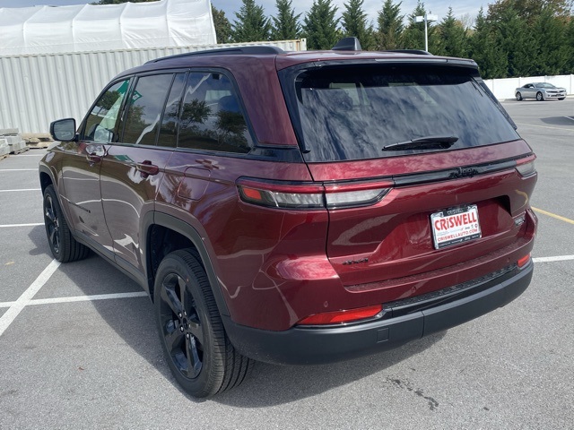 new 2025 Jeep Grand Cherokee car, priced at $40,292