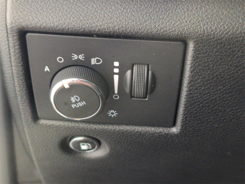 used 2018 Jeep Grand Cherokee car, priced at $15,868