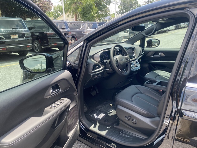 new 2025 Chrysler Voyager car, priced at $34,136
