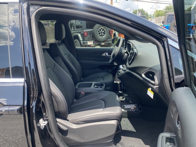 new 2025 Chrysler Voyager car, priced at $34,136