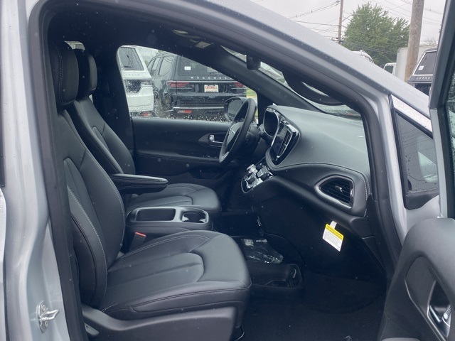 new 2026 Chrysler Pacifica car, priced at $38,700