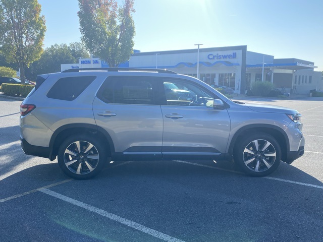 new 2025 Honda Pilot car, priced at $46,755