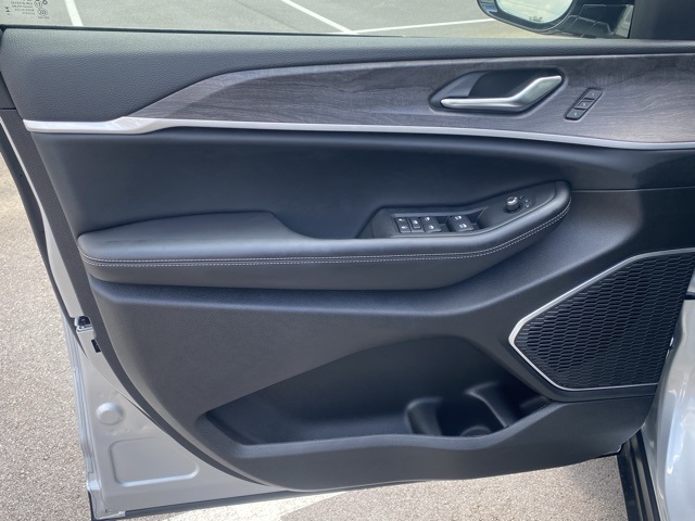 new 2025 Jeep Grand Cherokee L car, priced at $49,246
