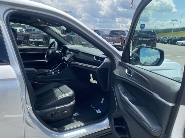 new 2025 Jeep Grand Cherokee L car, priced at $49,246