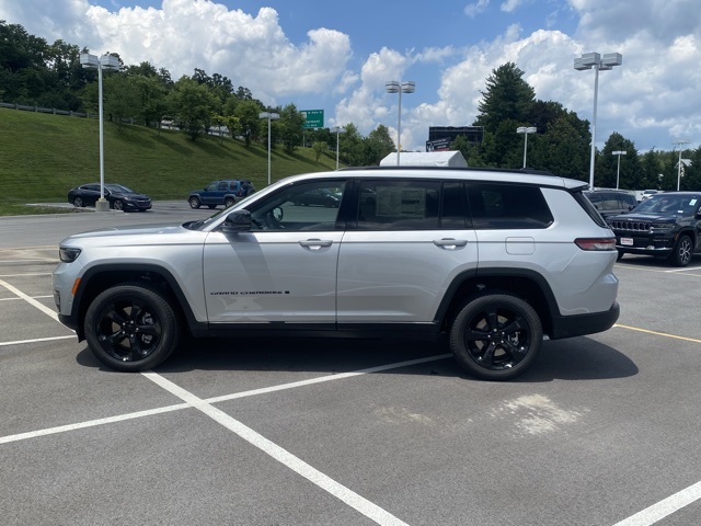 new 2025 Jeep Grand Cherokee L car, priced at $49,246