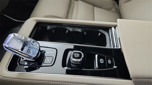 new 2026 Volvo XC90 Plug-In Hybrid car, priced at $94,585
