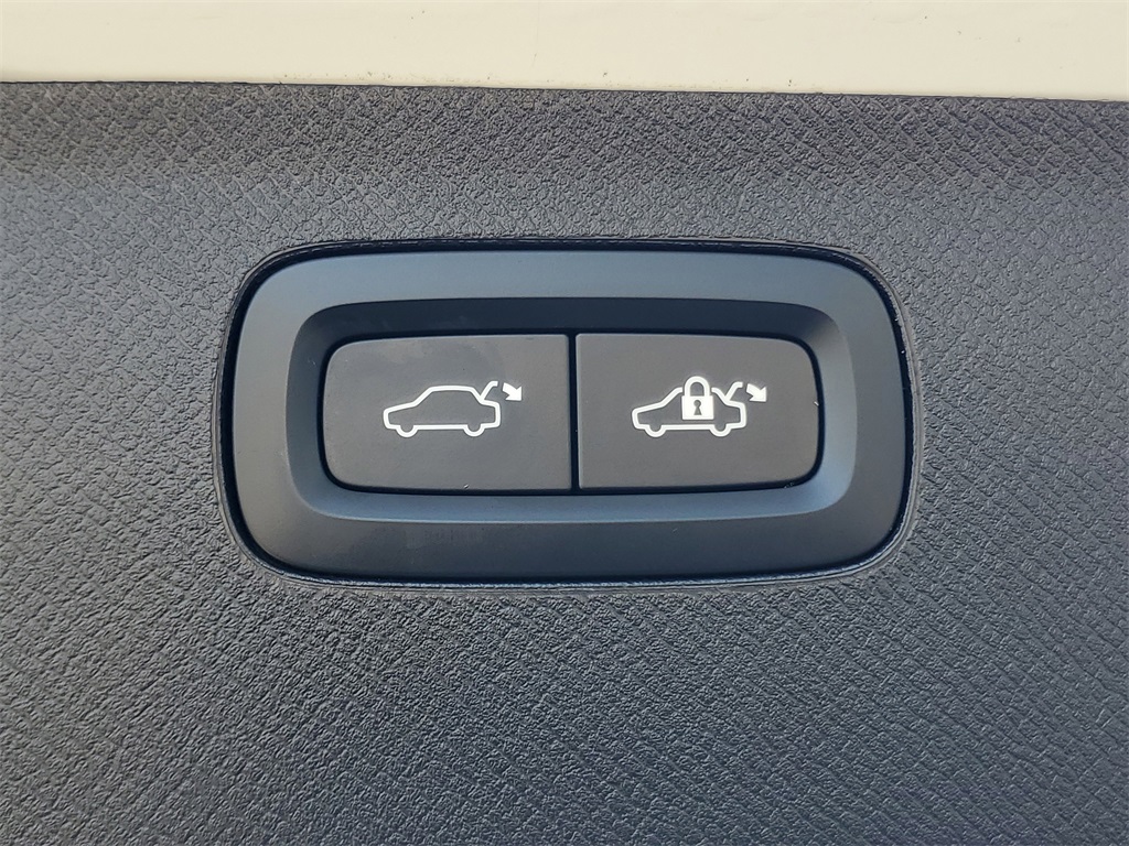 used 2024 Volvo XC90 Recharge Plug-In Hybrid car, priced at $51,849