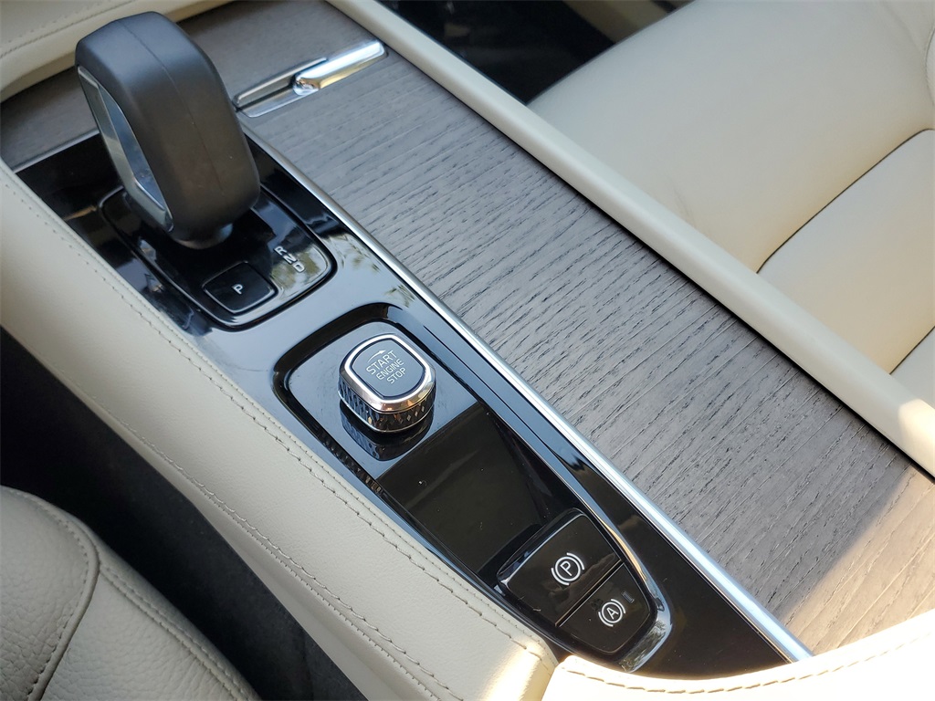 used 2024 Volvo XC90 Recharge Plug-In Hybrid car, priced at $51,849