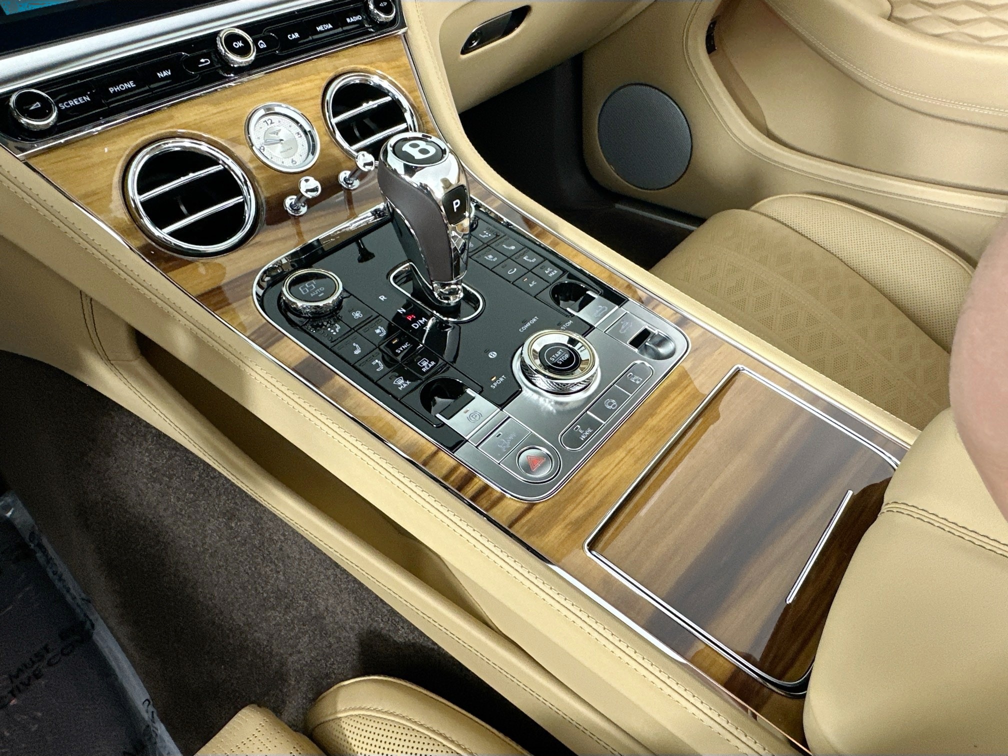 new 2025 Bentley Continental GTC car