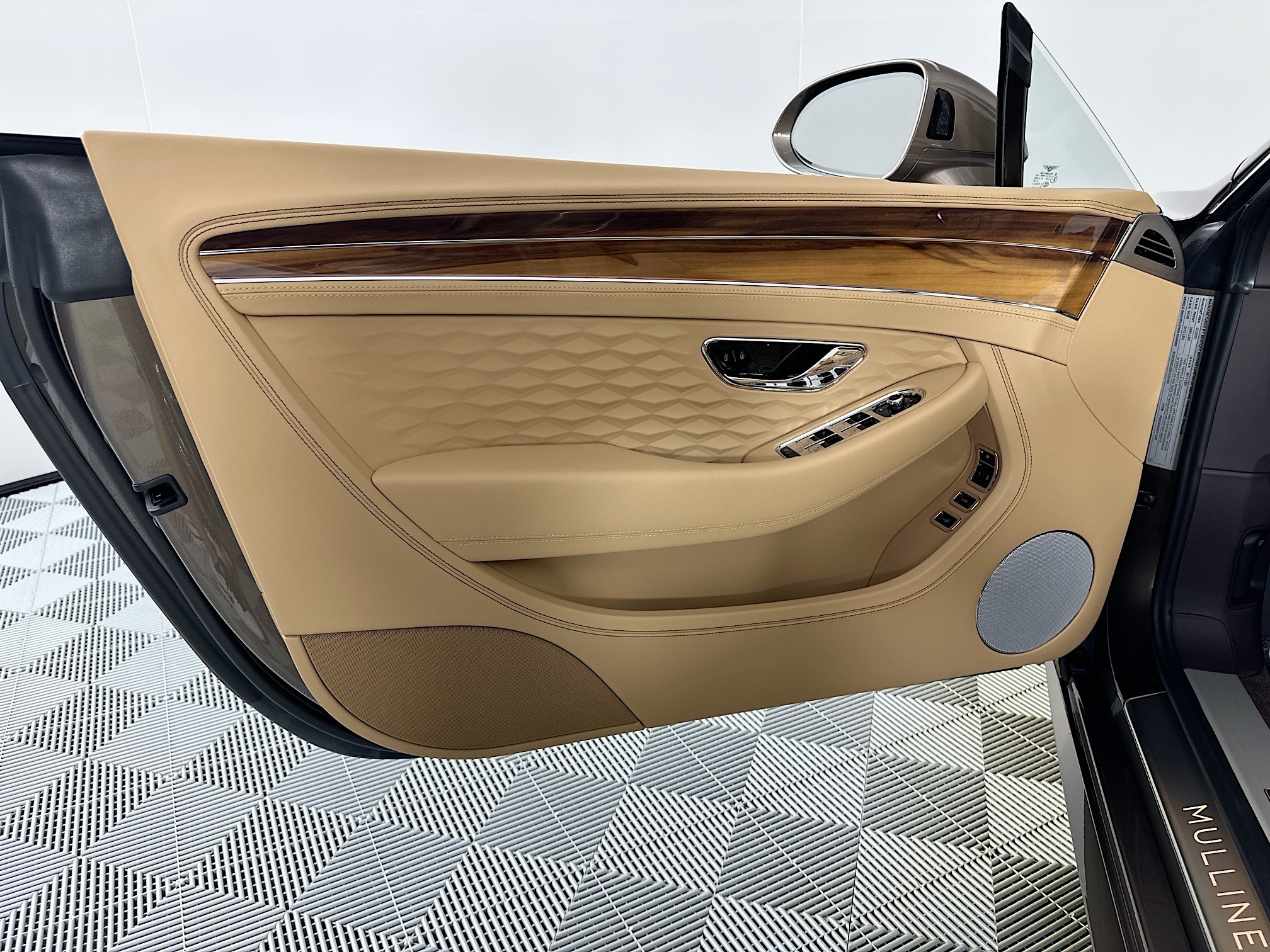 new 2025 Bentley Continental GTC car
