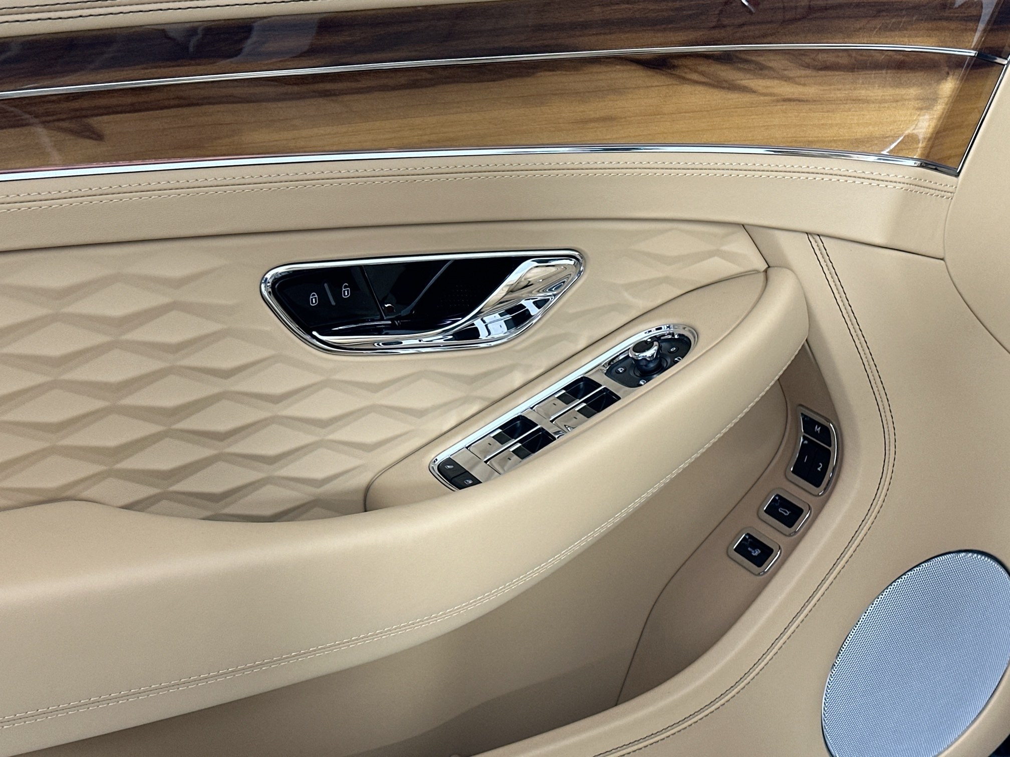 new 2025 Bentley Continental GTC car