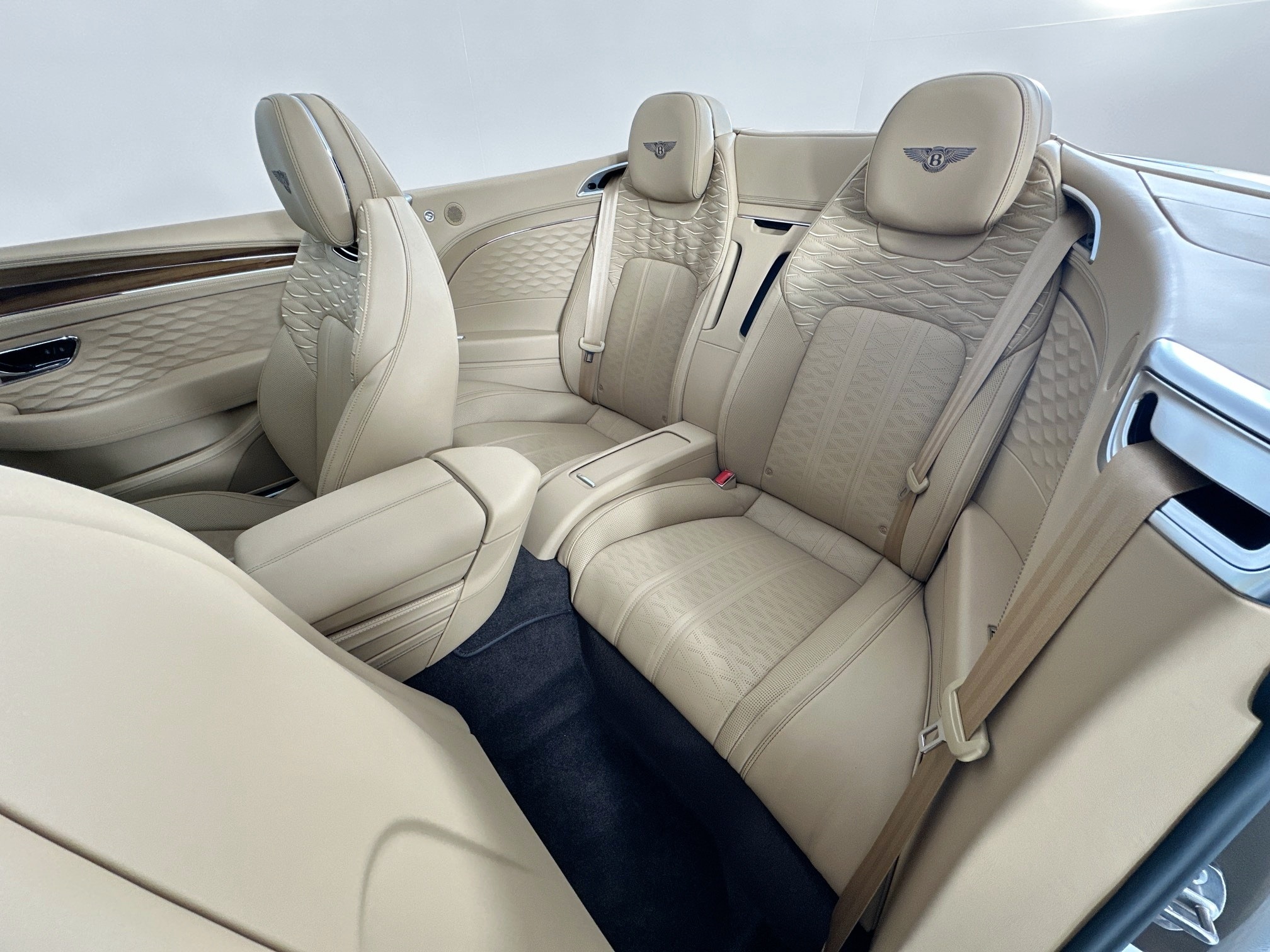 new 2025 Bentley Continental GTC car