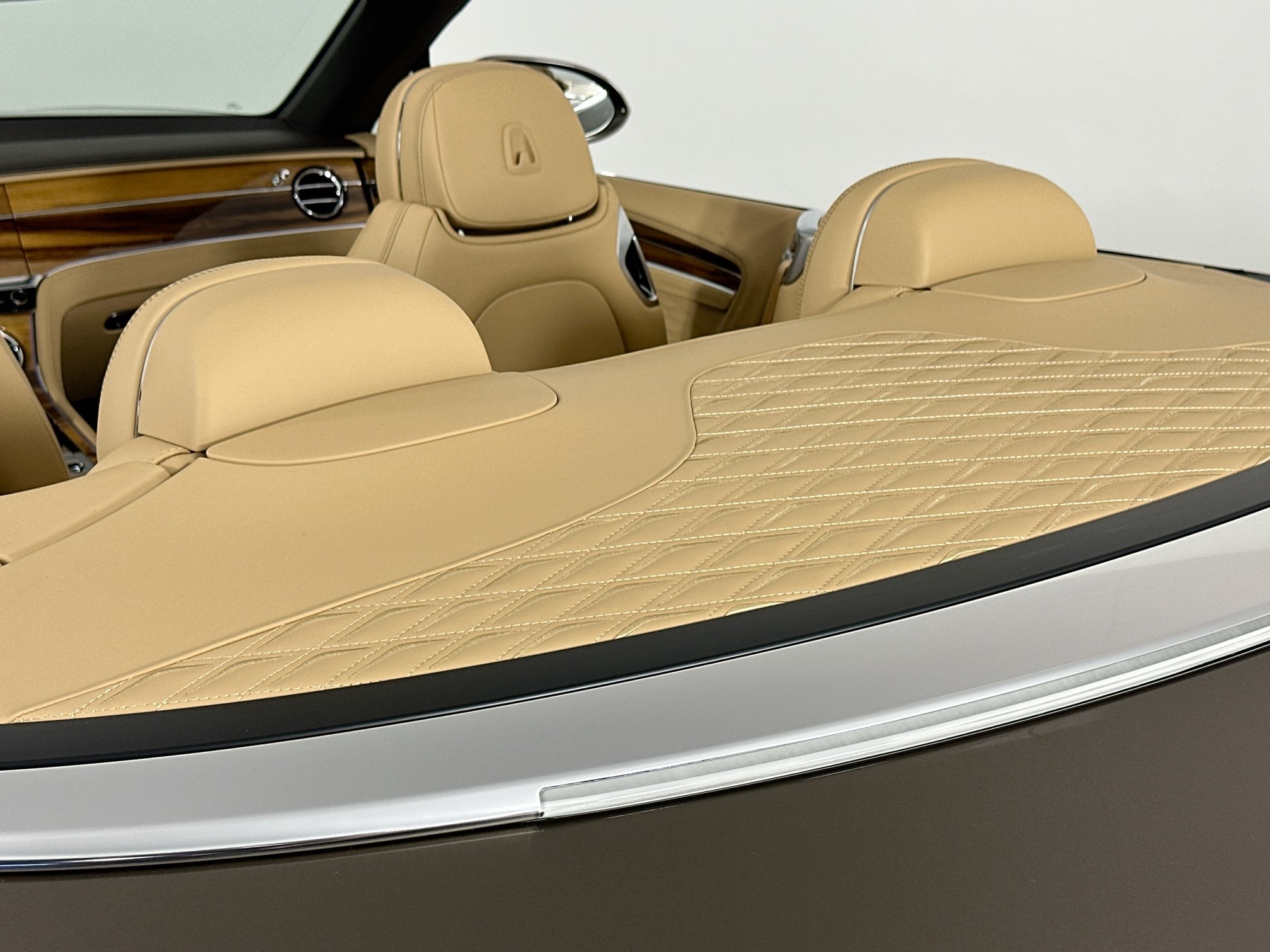 new 2025 Bentley Continental GTC car