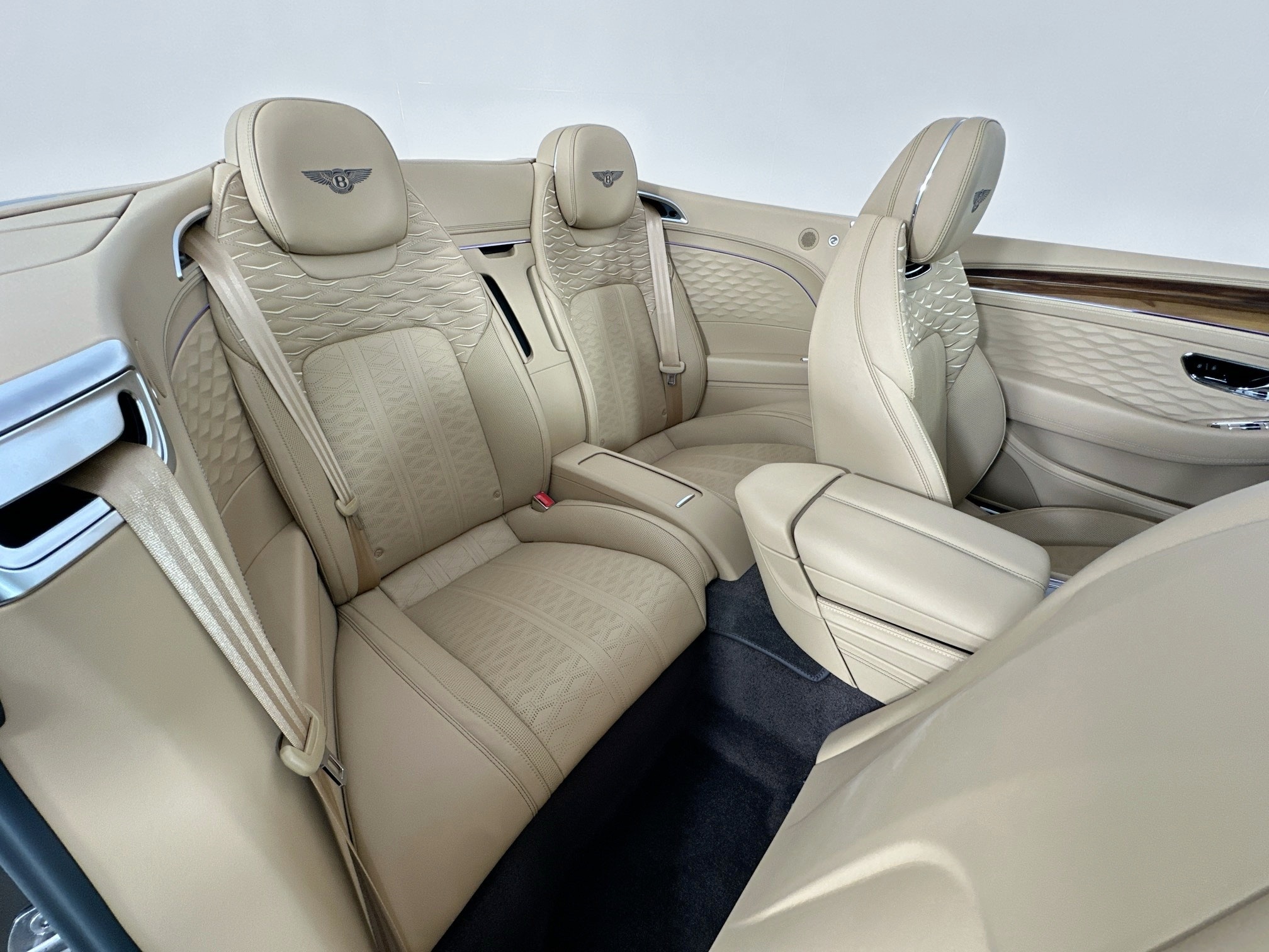 new 2025 Bentley Continental GTC car