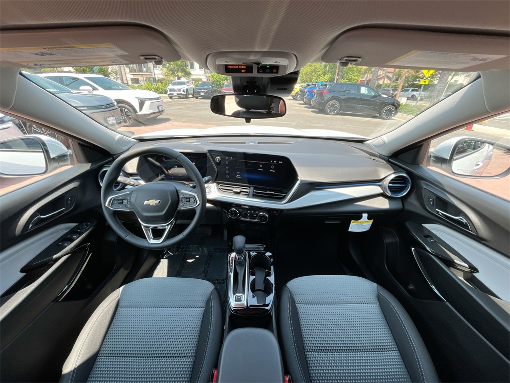 new 2025 Chevrolet Trax car, priced at $24,107