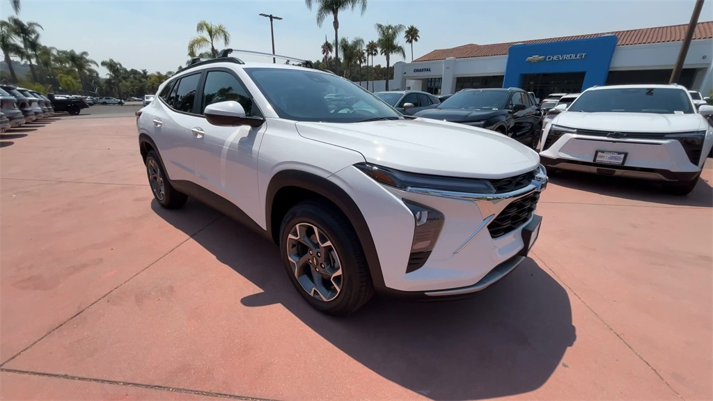 new 2025 Chevrolet Trax car, priced at $24,107
