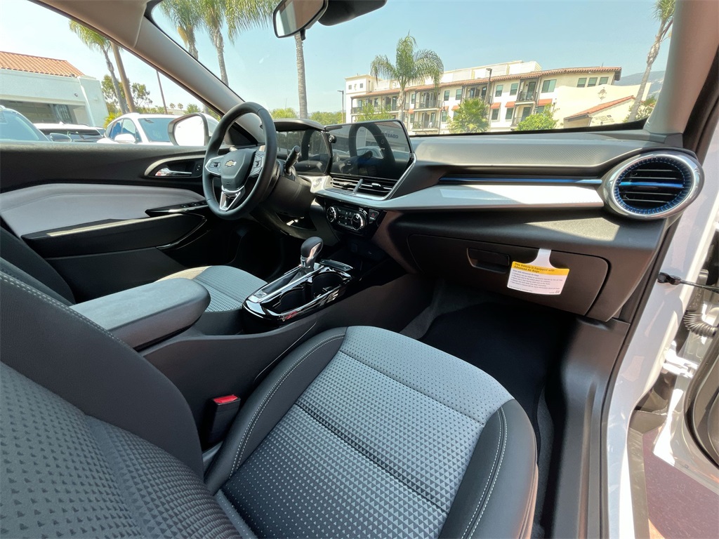 new 2025 Chevrolet Trax car, priced at $24,107