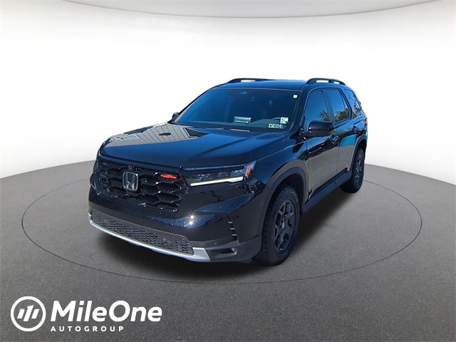 used 2025 Honda Pilot car, priced at $45,711