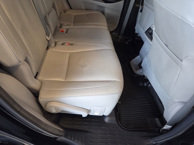 used 2013 Toyota Highlander car, priced at $11,977