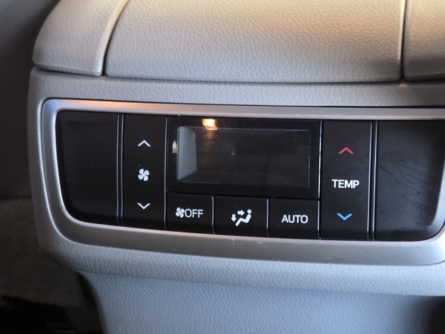 used 2013 Toyota Highlander car, priced at $11,977