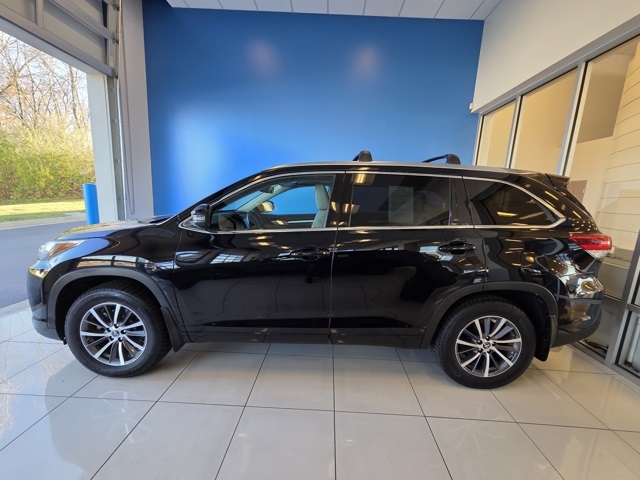 used 2013 Toyota Highlander car, priced at $11,977