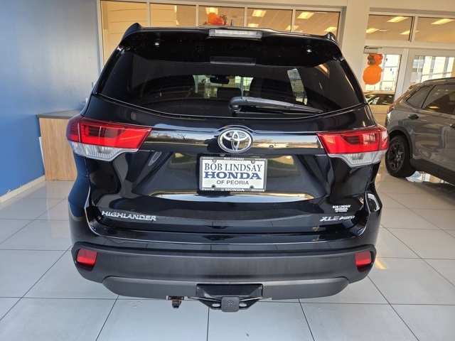 used 2013 Toyota Highlander car, priced at $11,977