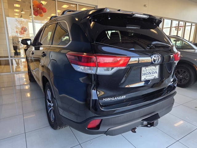 used 2013 Toyota Highlander car, priced at $11,977