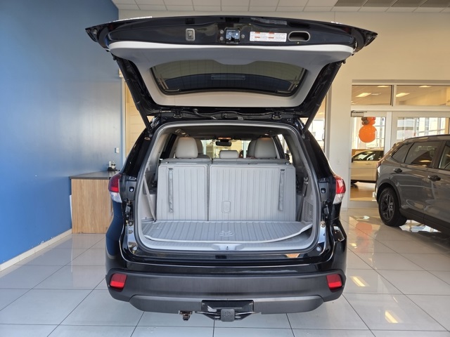 used 2013 Toyota Highlander car, priced at $11,977