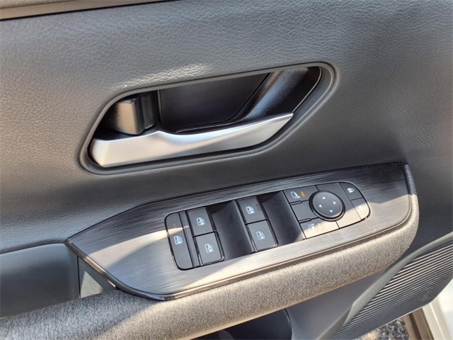 new 2025 Nissan Kicks car, priced at $25,029