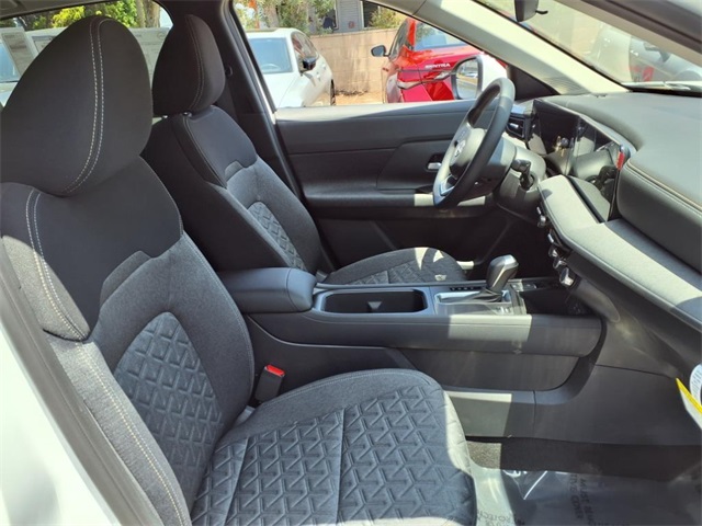 new 2025 Nissan Kicks car, priced at $25,029