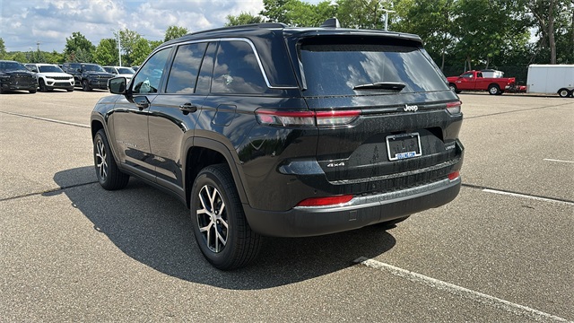 new 2025 Jeep Grand Cherokee car, priced at $45,025