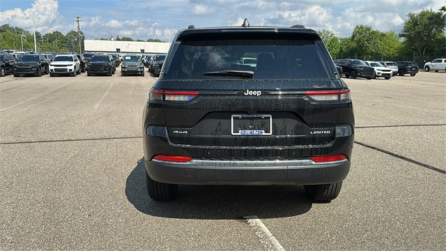 new 2025 Jeep Grand Cherokee car, priced at $45,025