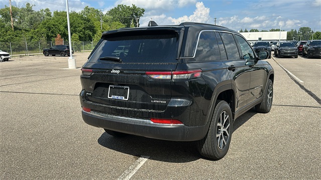 new 2025 Jeep Grand Cherokee car, priced at $45,025