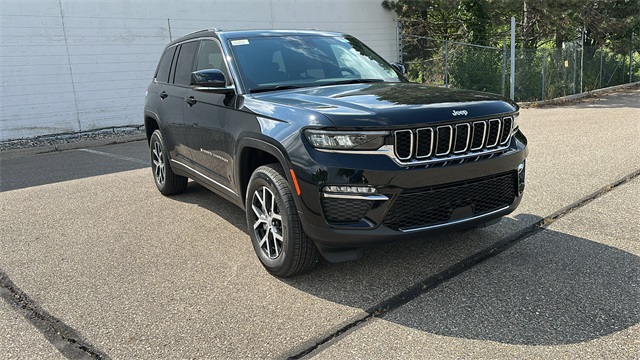 new 2025 Jeep Grand Cherokee car, priced at $45,025