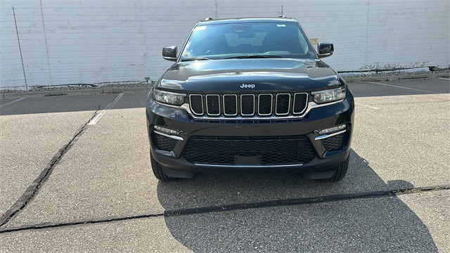 new 2025 Jeep Grand Cherokee car, priced at $45,025