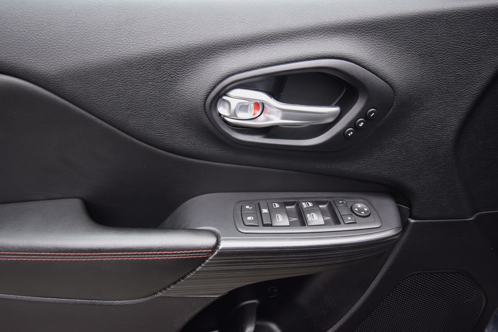 used 2016 Jeep Cherokee car, priced at $12,400