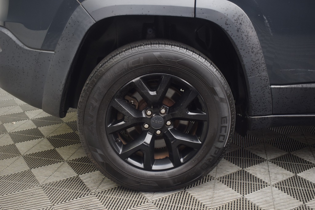 used 2016 Jeep Cherokee car, priced at $12,400