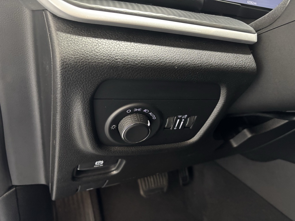 used 2024 Jeep Grand Cherokee L car, priced at $31,597