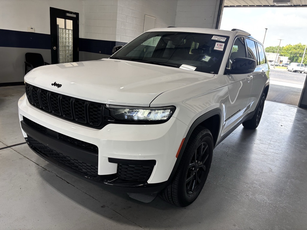 used 2024 Jeep Grand Cherokee L car, priced at $31,597
