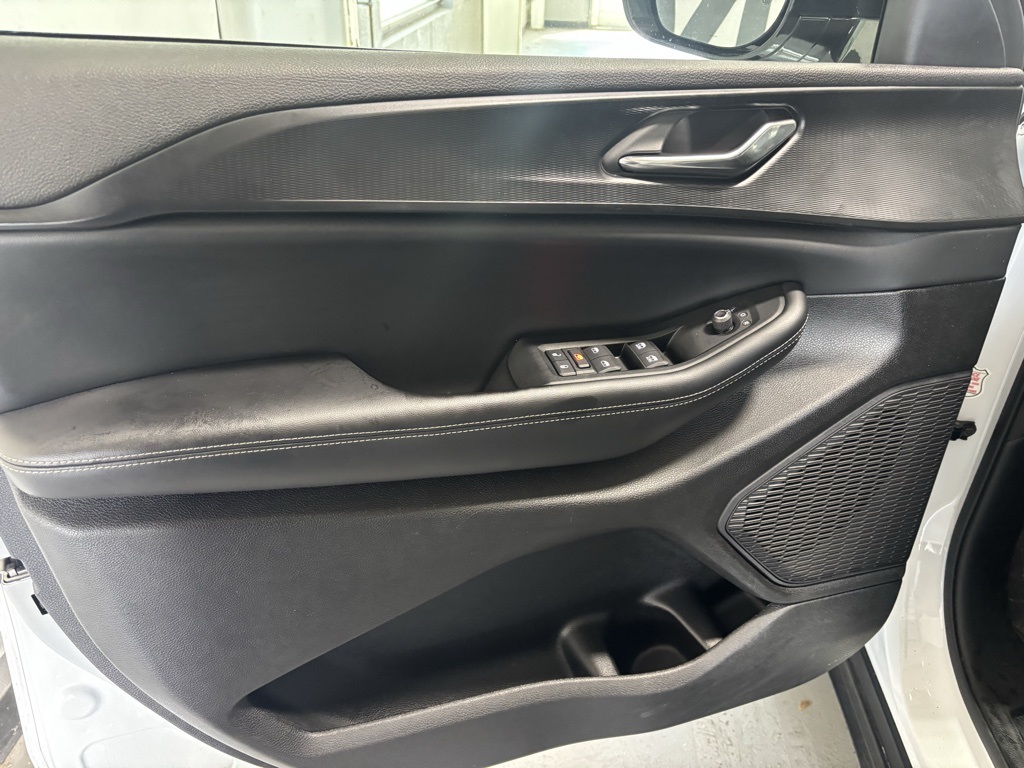 used 2024 Jeep Grand Cherokee L car, priced at $31,597