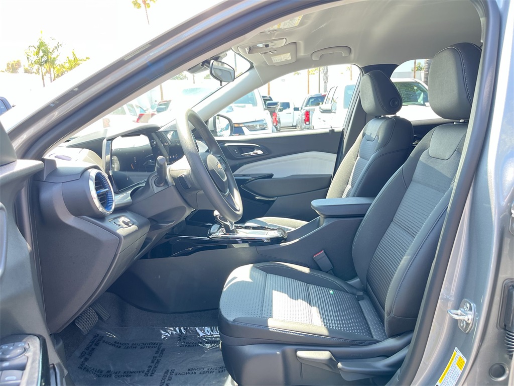 new 2025 Chevrolet Trax car, priced at $22,149