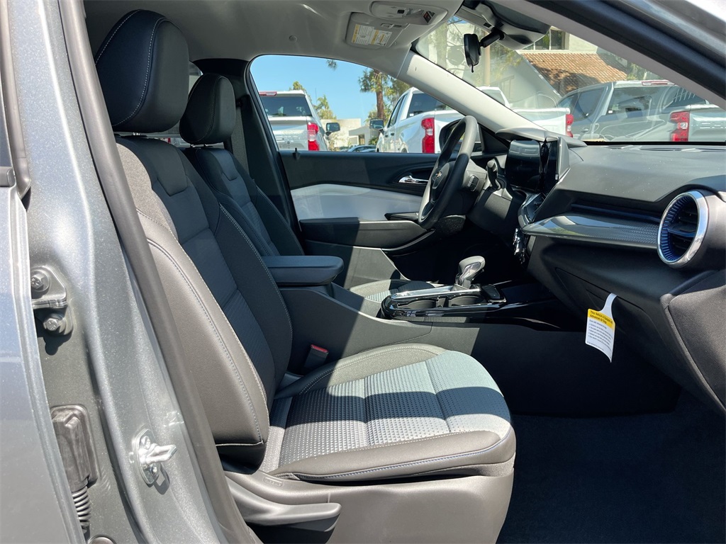 new 2025 Chevrolet Trax car, priced at $22,149