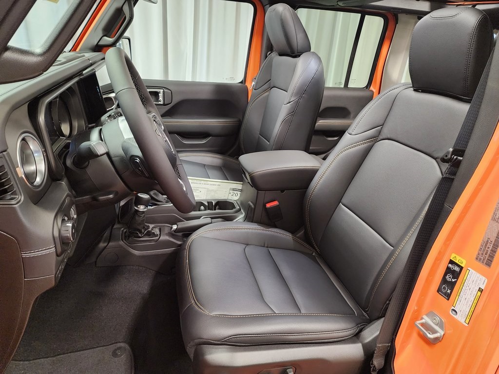 new 2025 Jeep Wrangler car, priced at $55,755