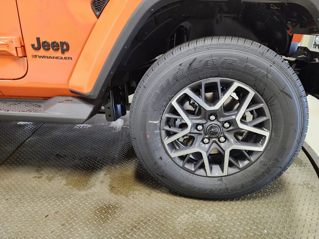 new 2025 Jeep Wrangler car, priced at $55,755