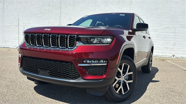 new 2025 Jeep Grand Cherokee car, priced at $45,025