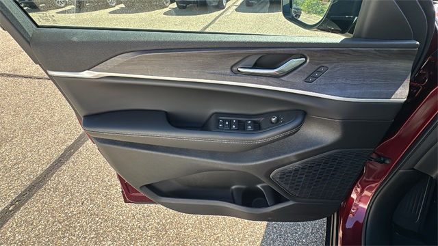 new 2025 Jeep Grand Cherokee car, priced at $45,025